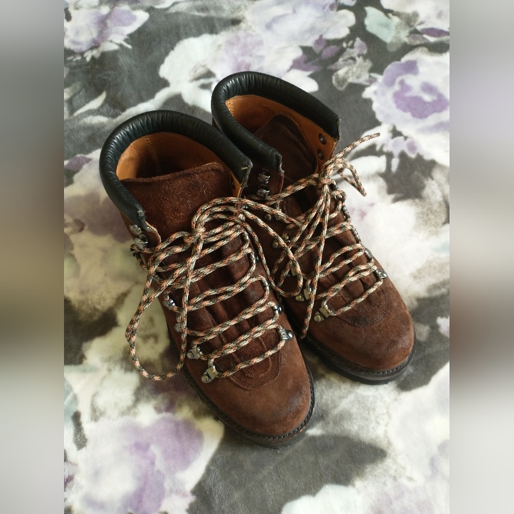 Like new Frye waterproof suede boots